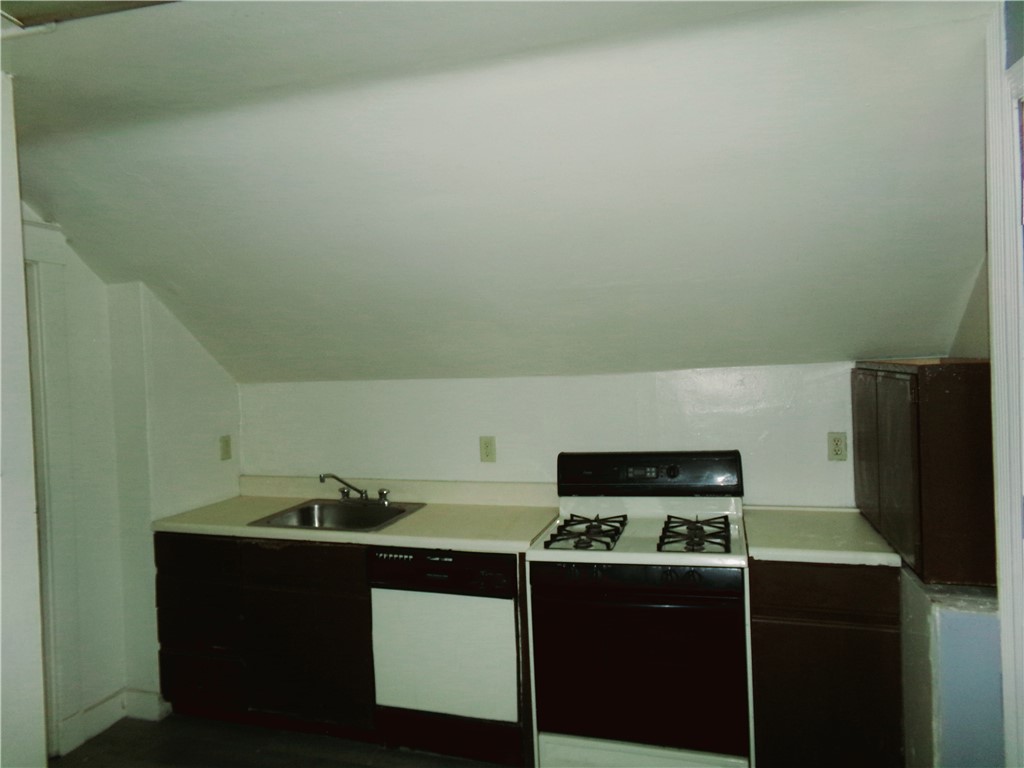 326 Center St