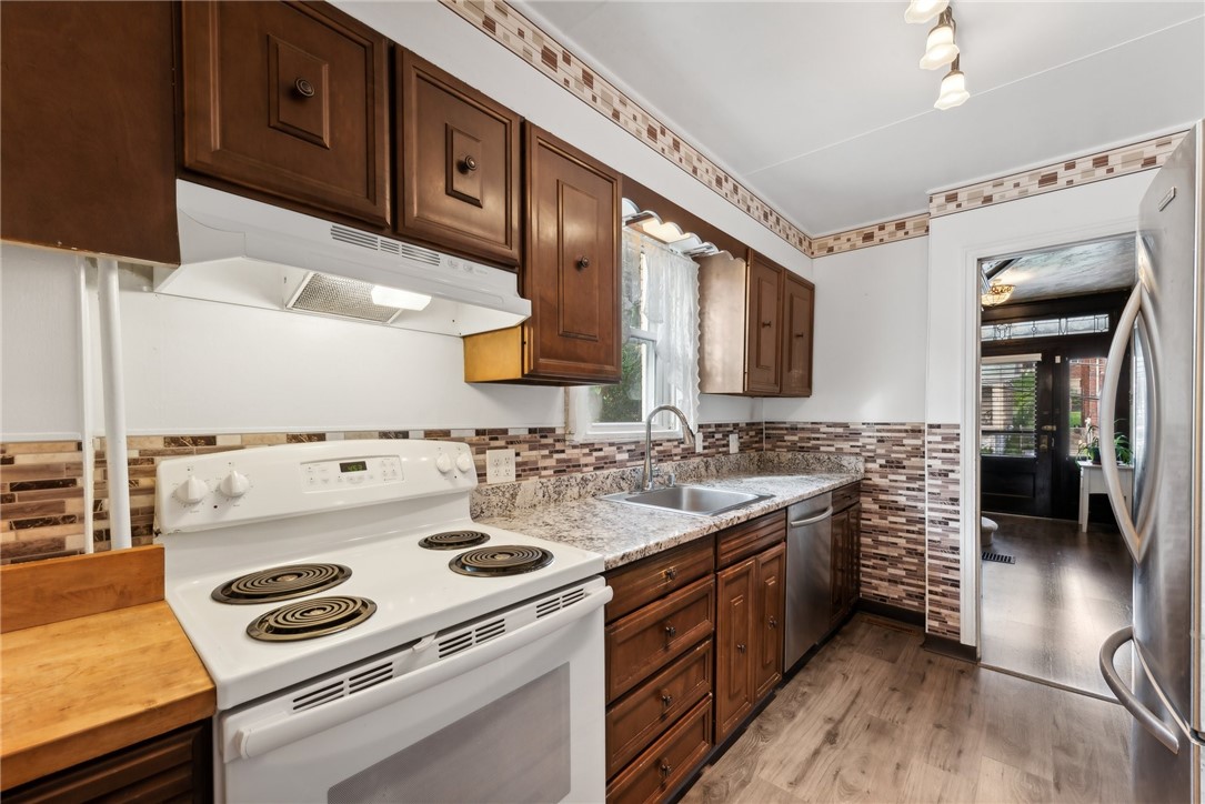 2808 Brentwood Ave