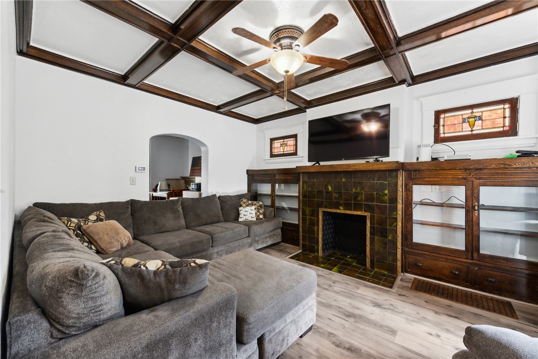 2808 Brentwood Ave