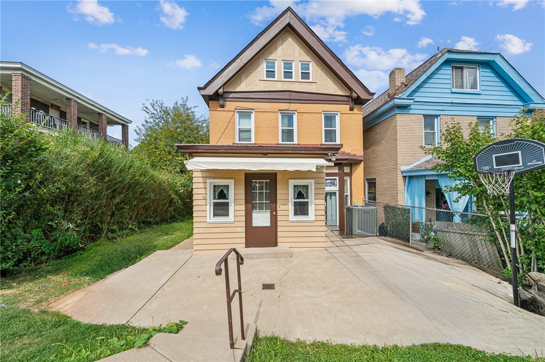 2808 Brentwood Ave