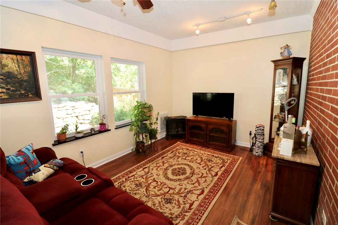 152 Margaret Dr