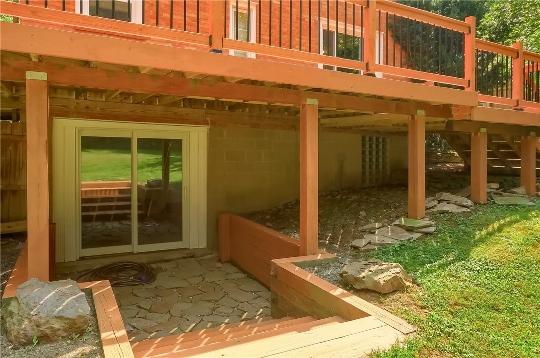 8995 Eastview Drive