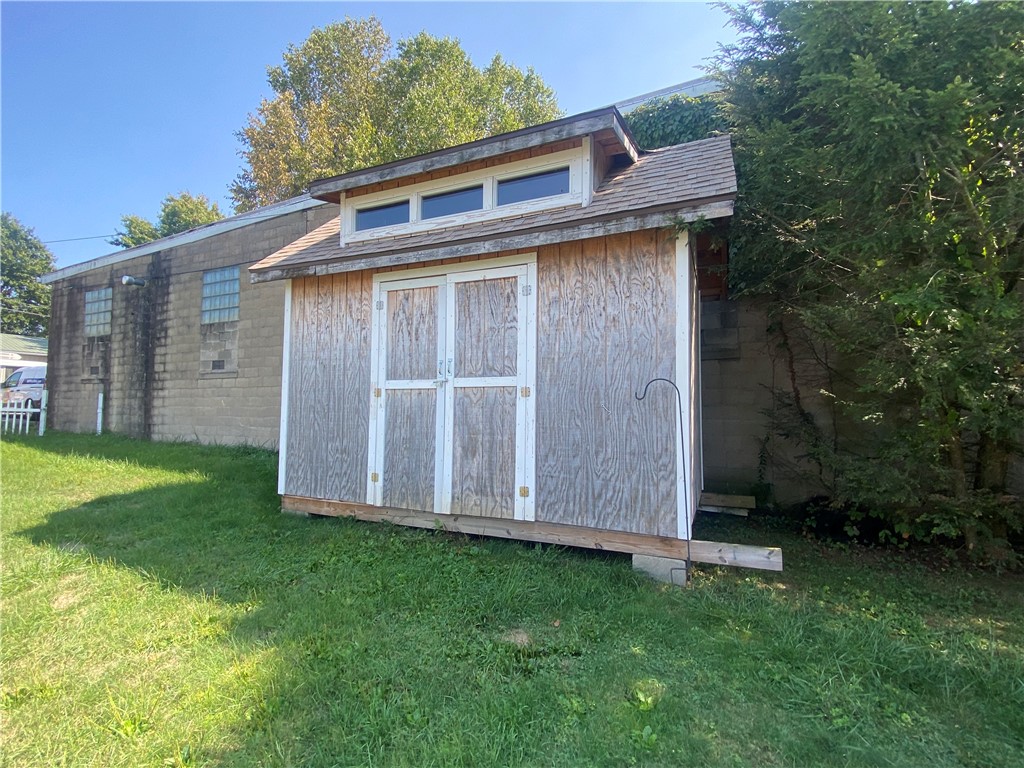 322 E Main St