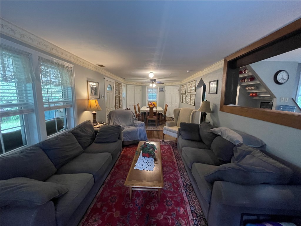 132 Creek Dr
