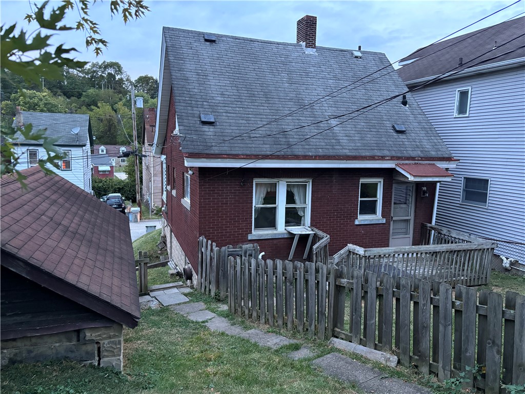 15 Beyrleye Ave