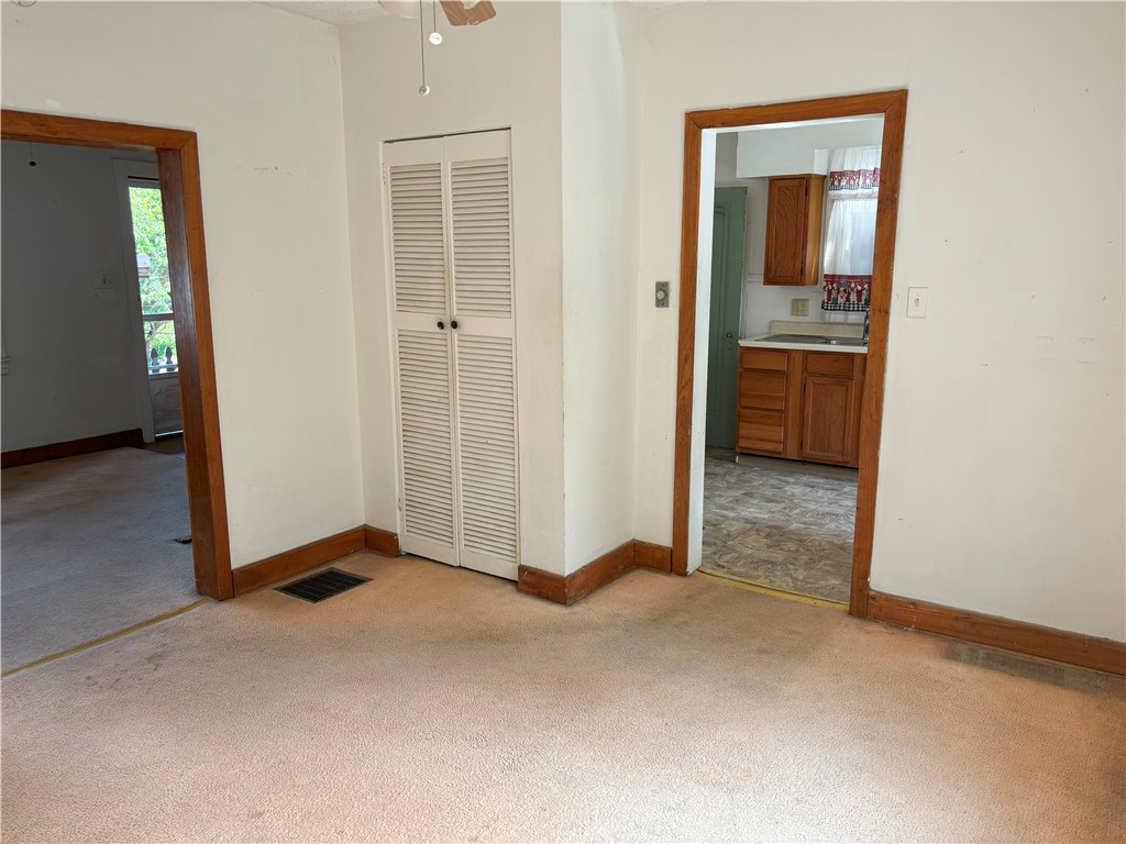 15 Beyrleye Ave
