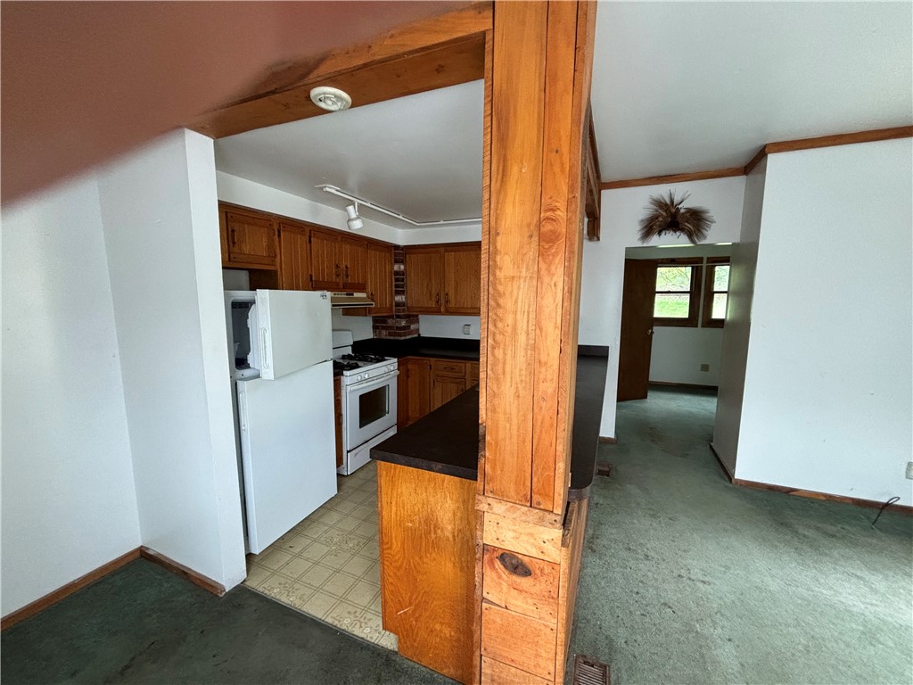 15 Beyrleye Ave