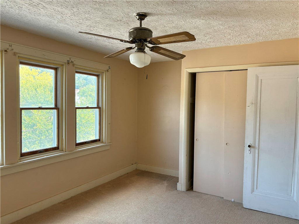 15 Beyrleye Ave
