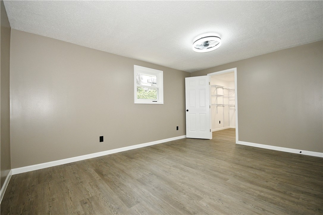 2822 Dwight Ave