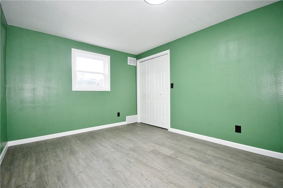 2822 Dwight Ave