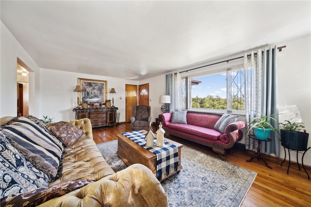 933 Braddock Rd