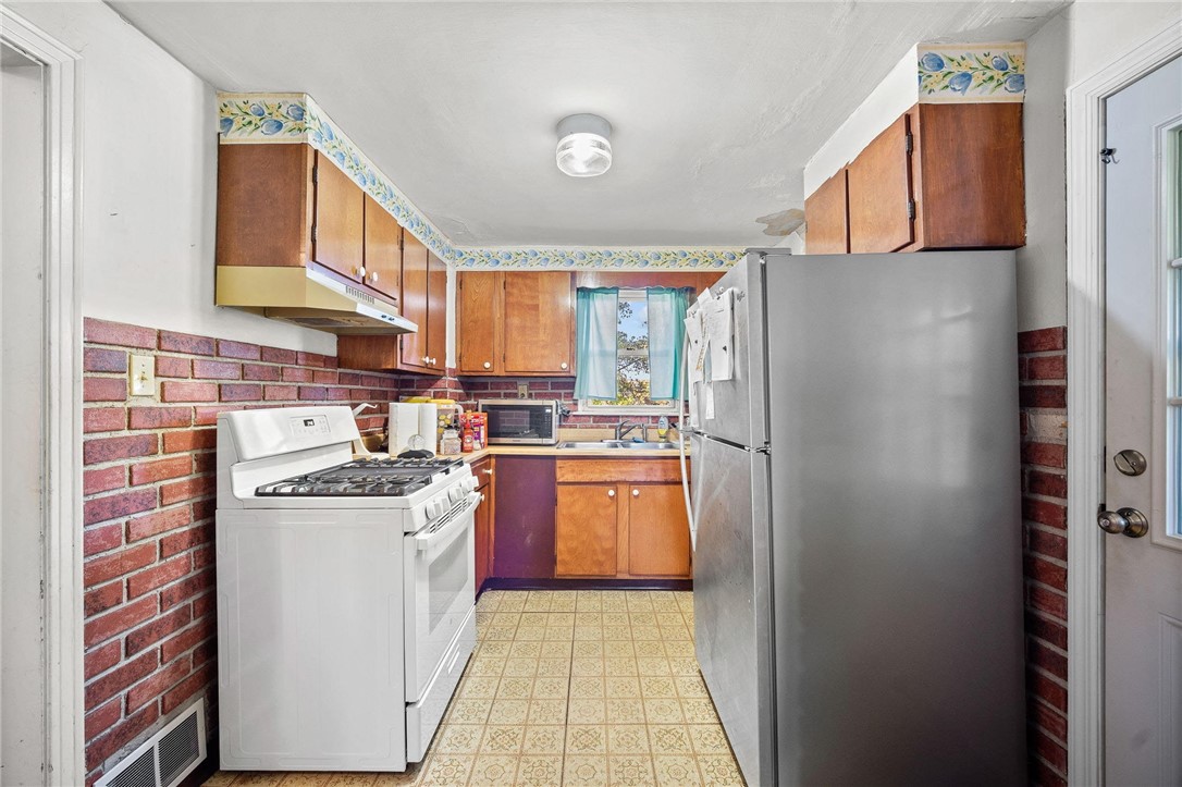 160 Central Ave