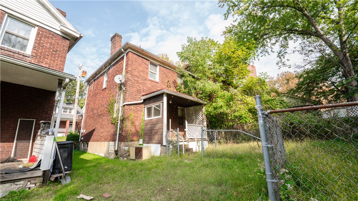 111 Maywood St