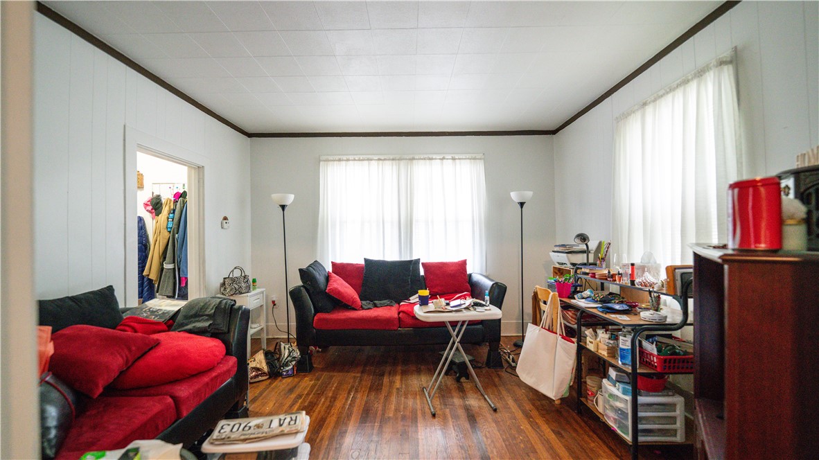 111 Maywood St