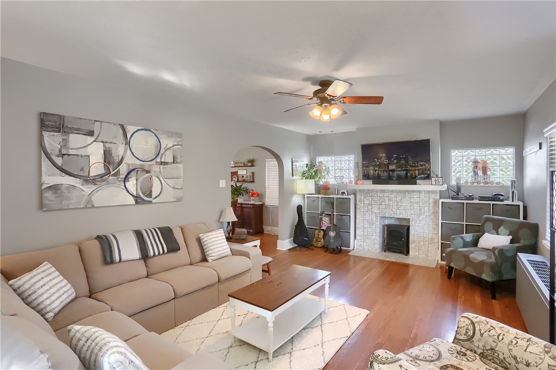 1319 Grandview Ave