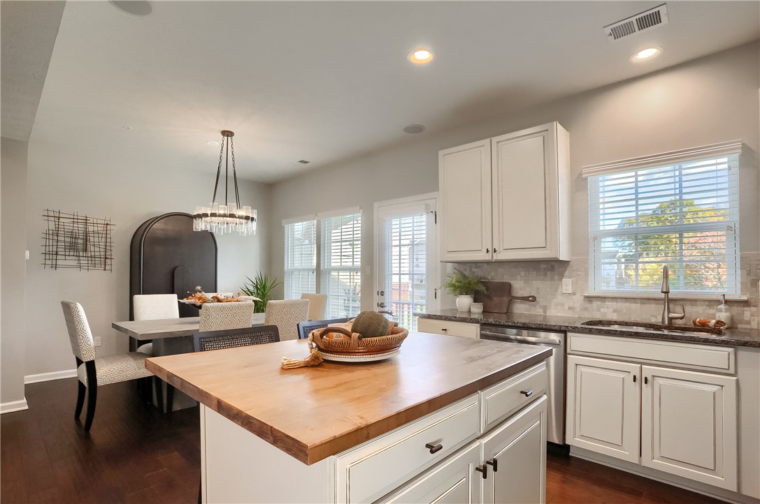 1204 Pointe View Dr