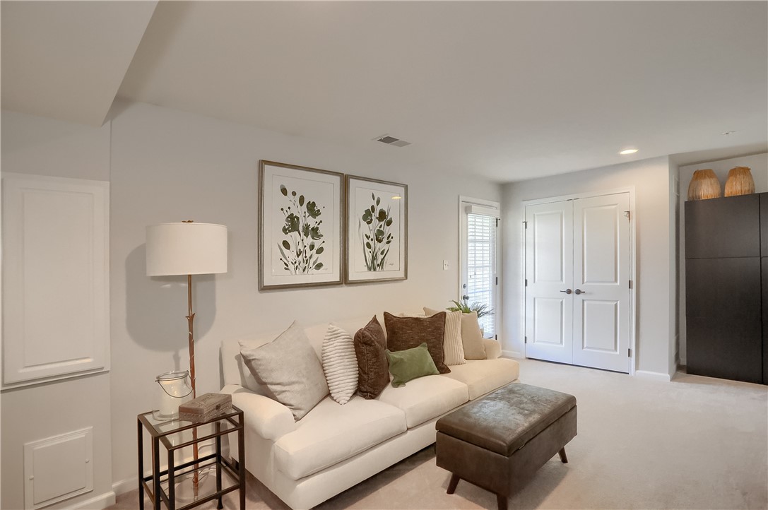 1204 Pointe View Dr