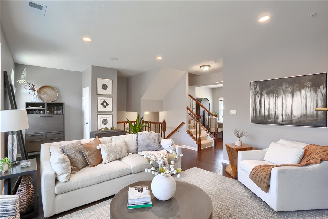 1204 Pointe View Dr