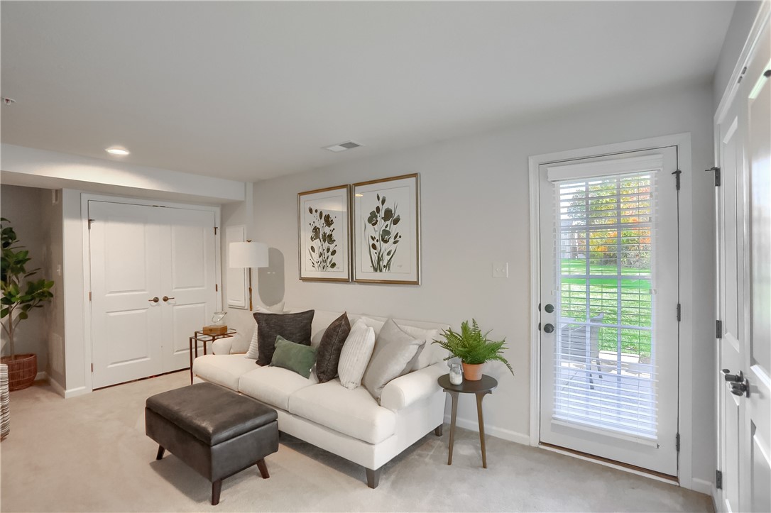 1204 Pointe View Dr
