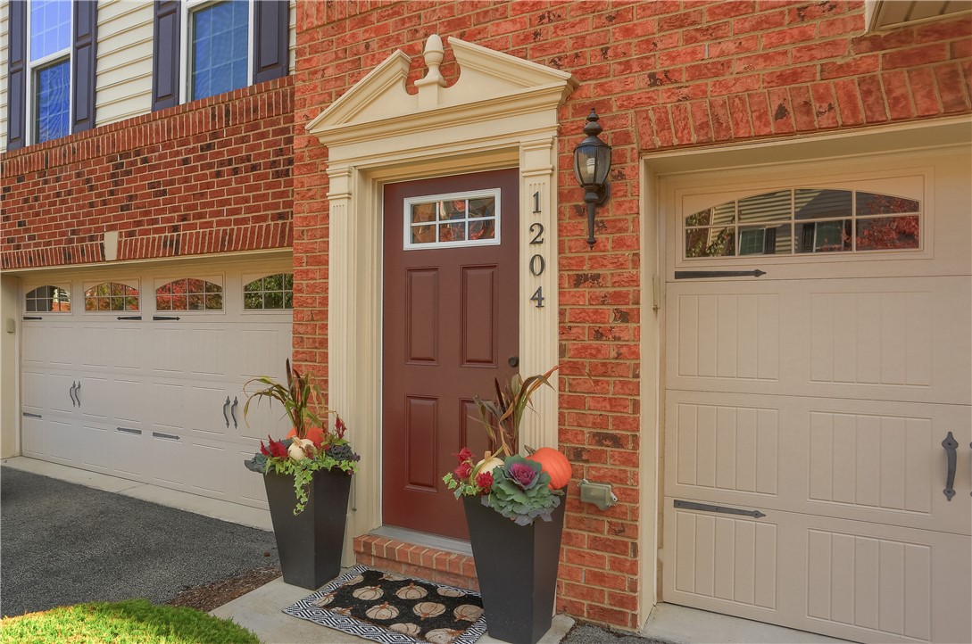 1204 Pointe View Dr