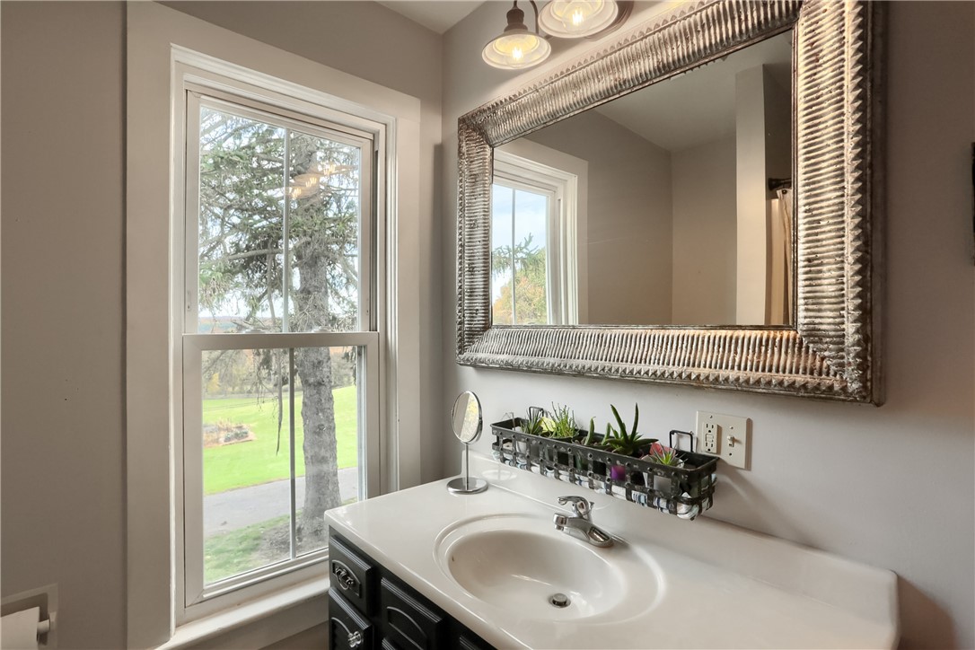 321 Robinwood Farm Ln