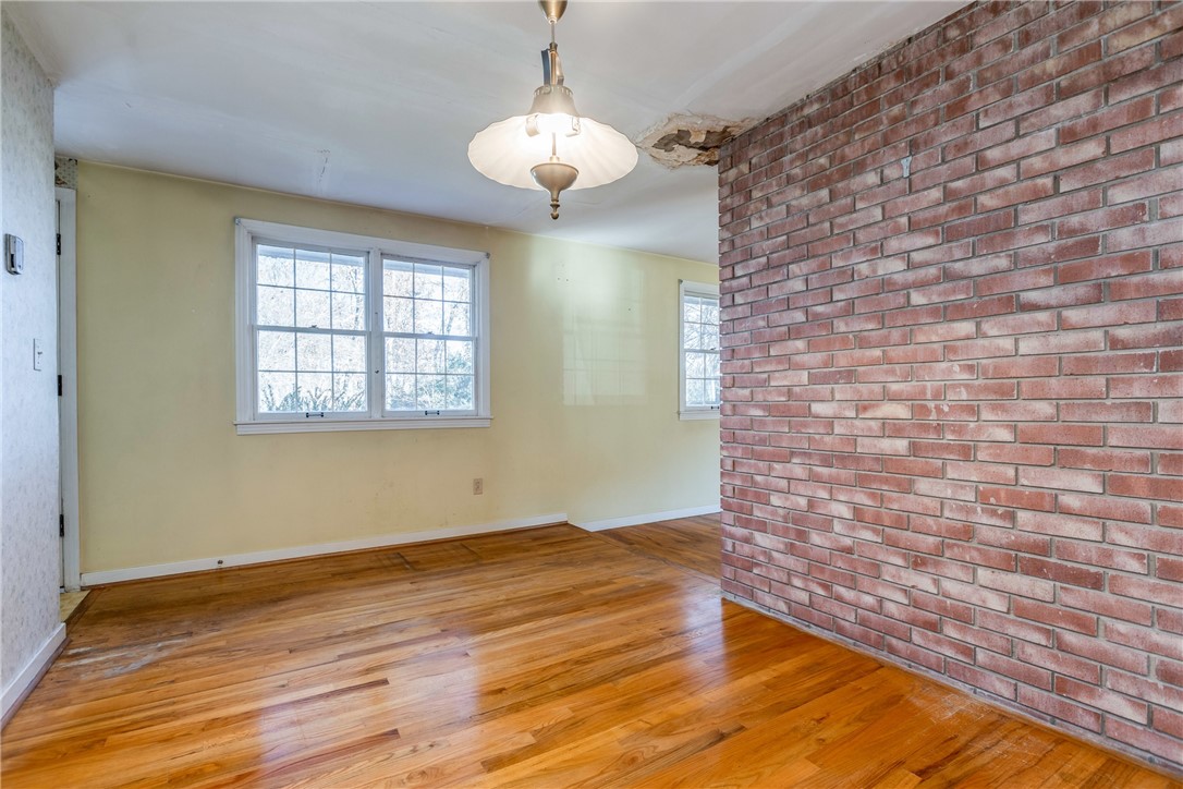 138 Lowery Dr