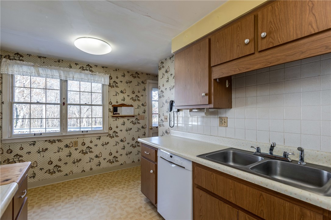 138 Lowery Dr