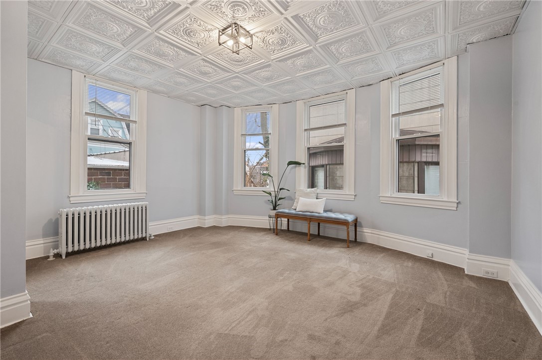 638 Park Ave