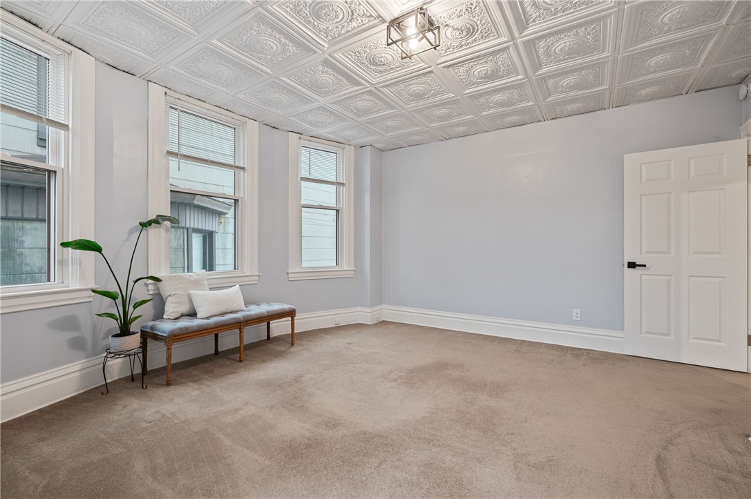 638 Park Ave