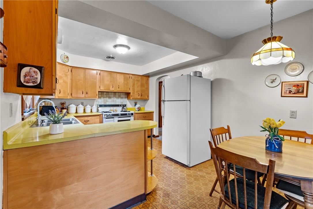 629 Ravencrest Rd