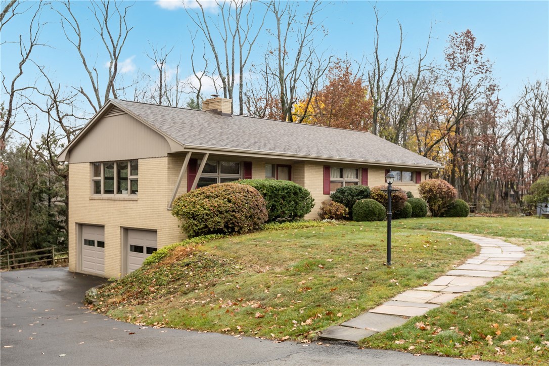 629 Ravencrest Rd