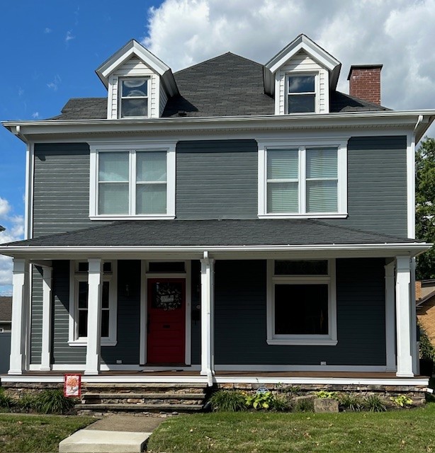 716 Bank St
