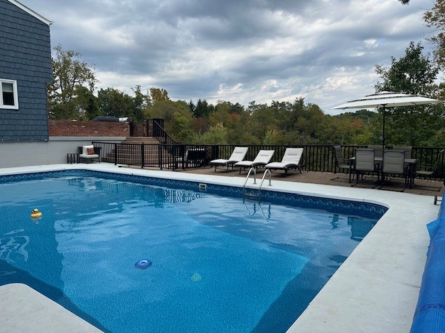2386 Wharrey Dr