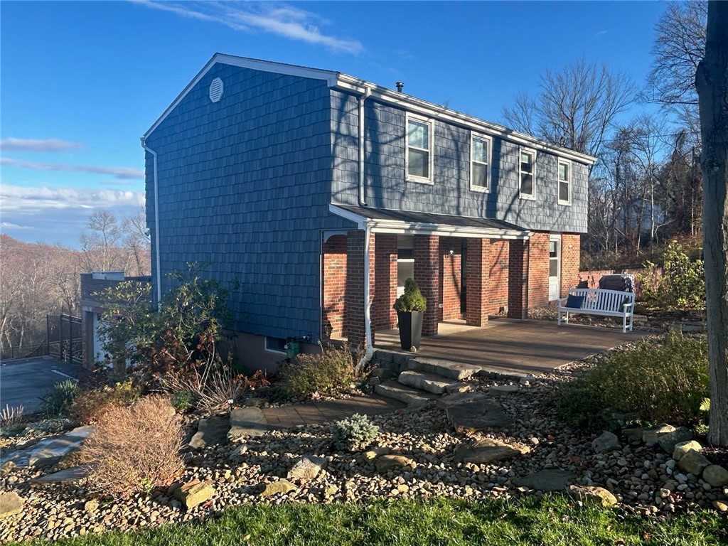 2386 Wharrey Dr