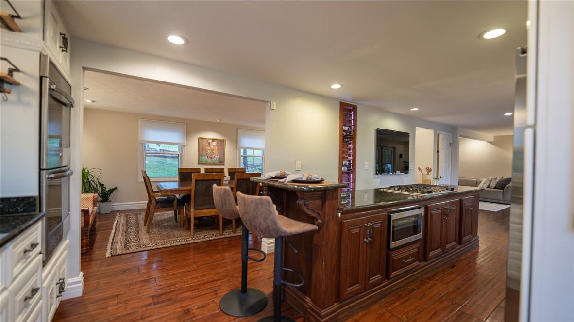 2386 Wharrey Dr
