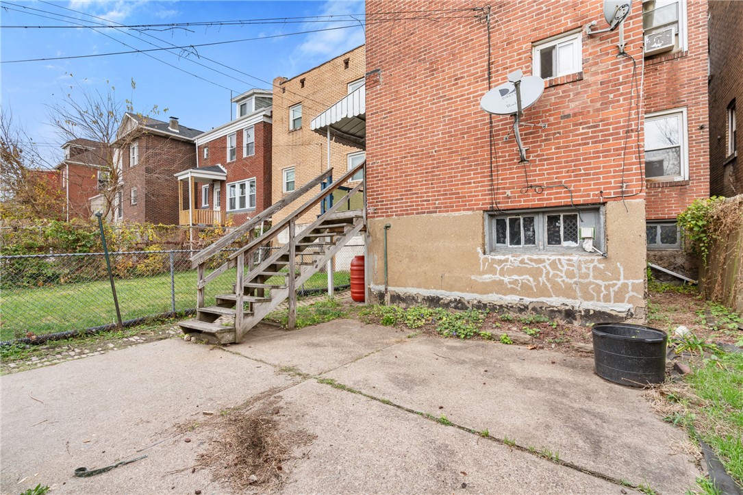2410 Woodstock Ave