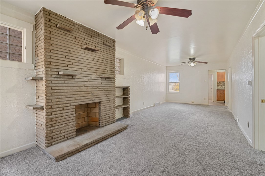 2410 Woodstock Ave