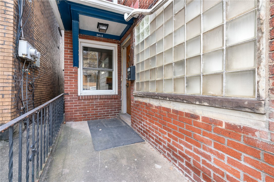 2410 Woodstock Ave