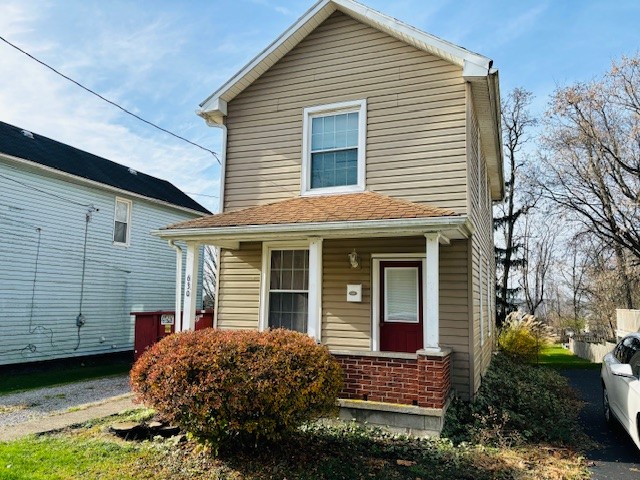 630 John St