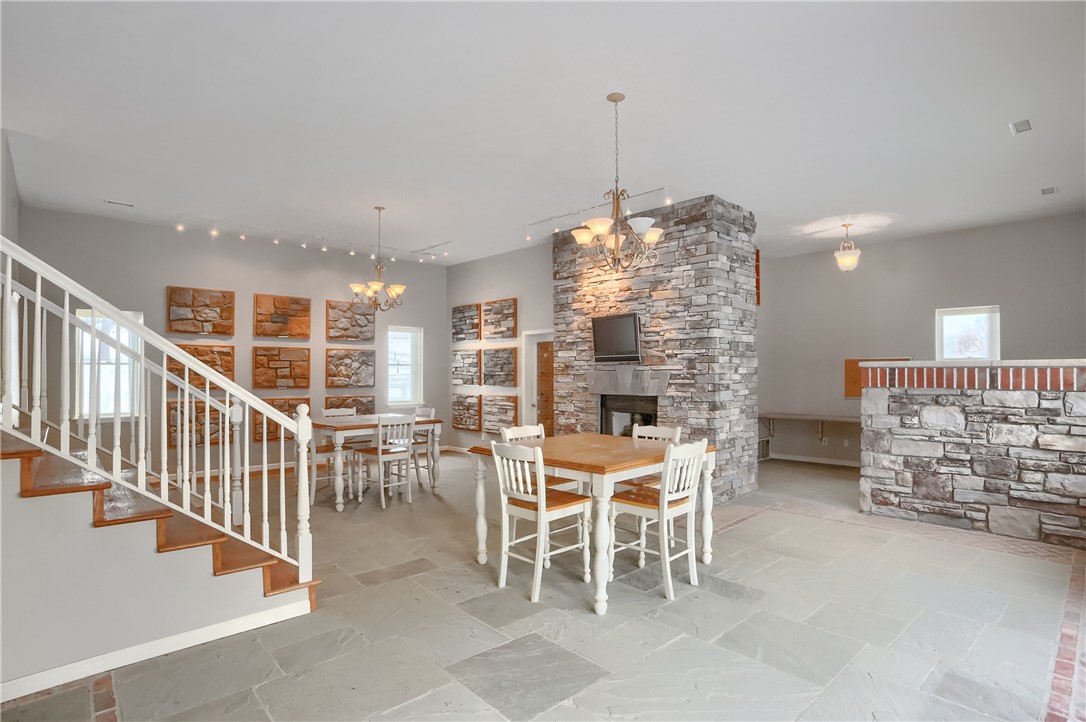 1640 Perry Hwy