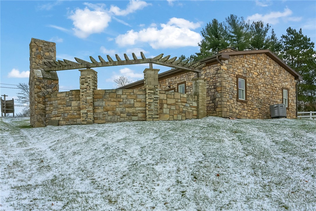 1640 Perry Hwy