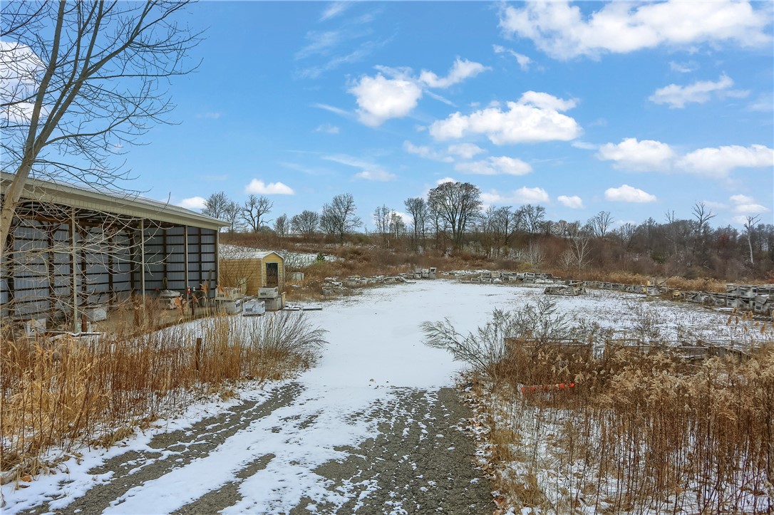 1640 Perry Hwy