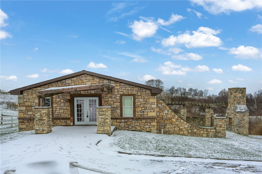 1640 Perry Hwy