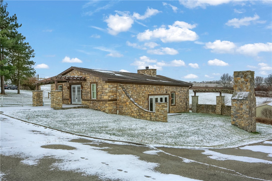 1640 Perry Hwy