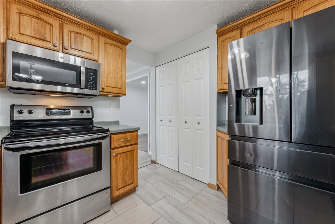 16 Holyoke Dr 1