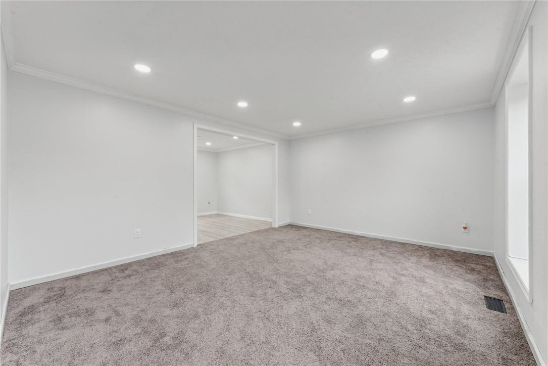 16 Holyoke Dr 1