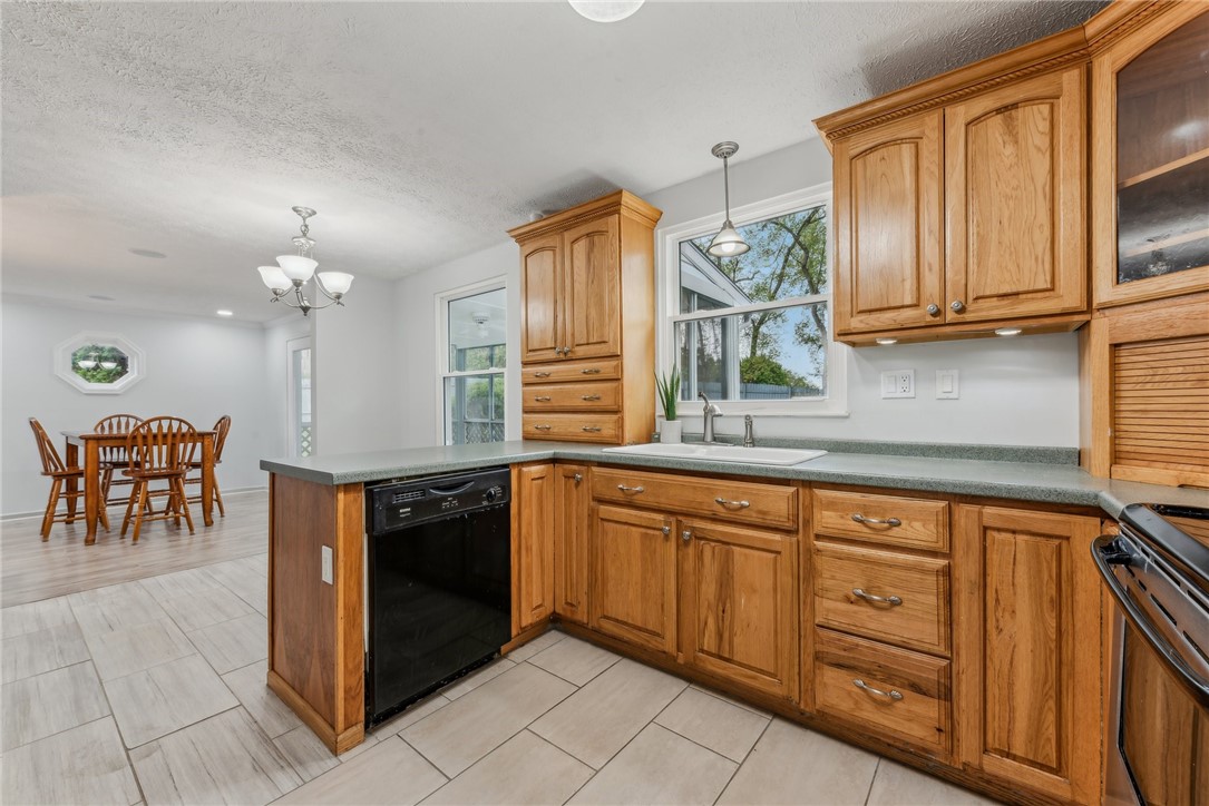 16 Holyoke Dr 1