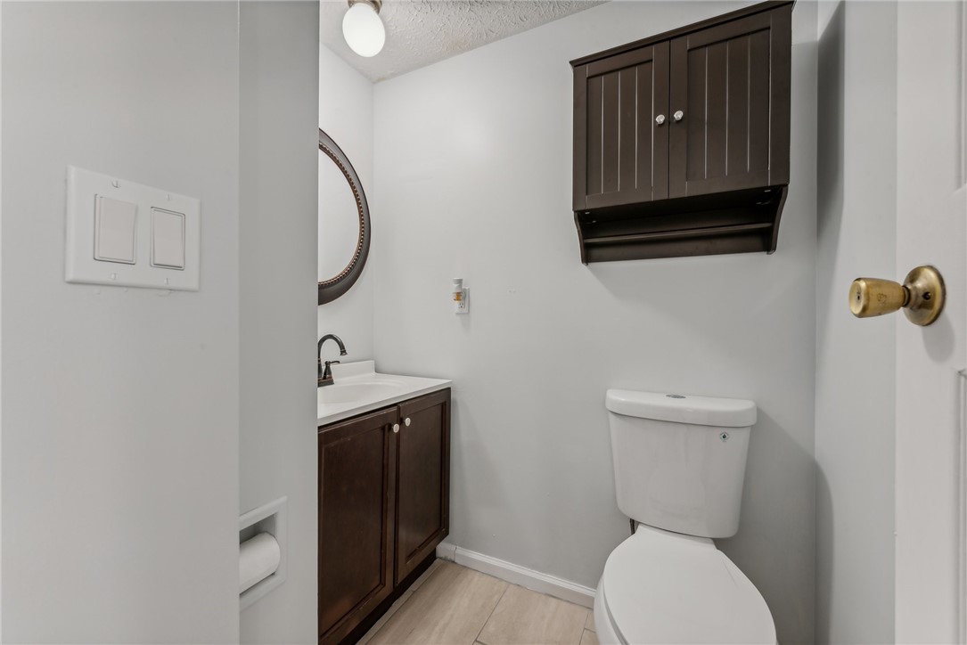 16 Holyoke Dr 1