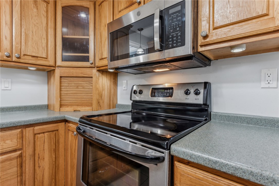 16 Holyoke Dr 1