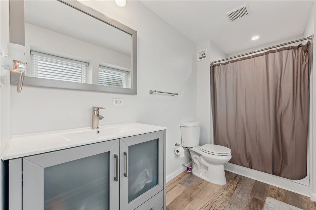 16 Holyoke Dr 1